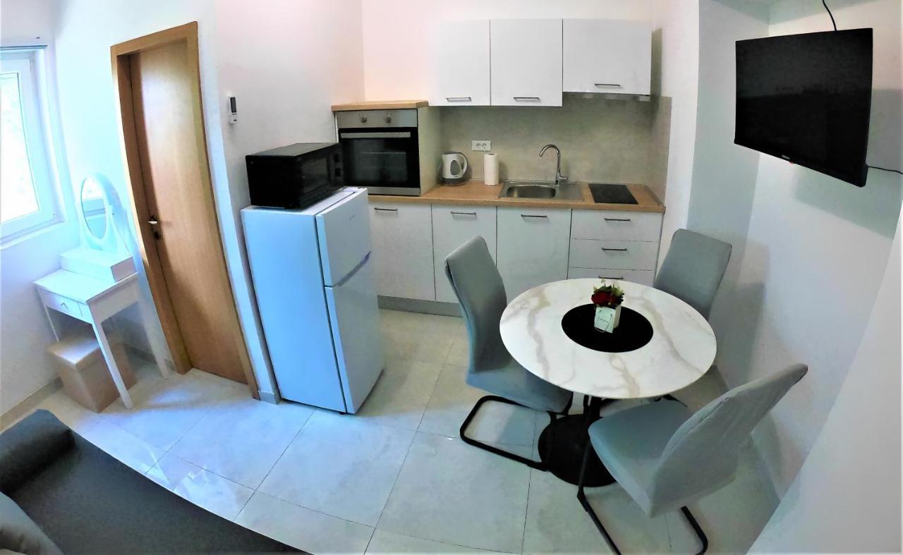 Apartman Tina Ražanac 外观 照片