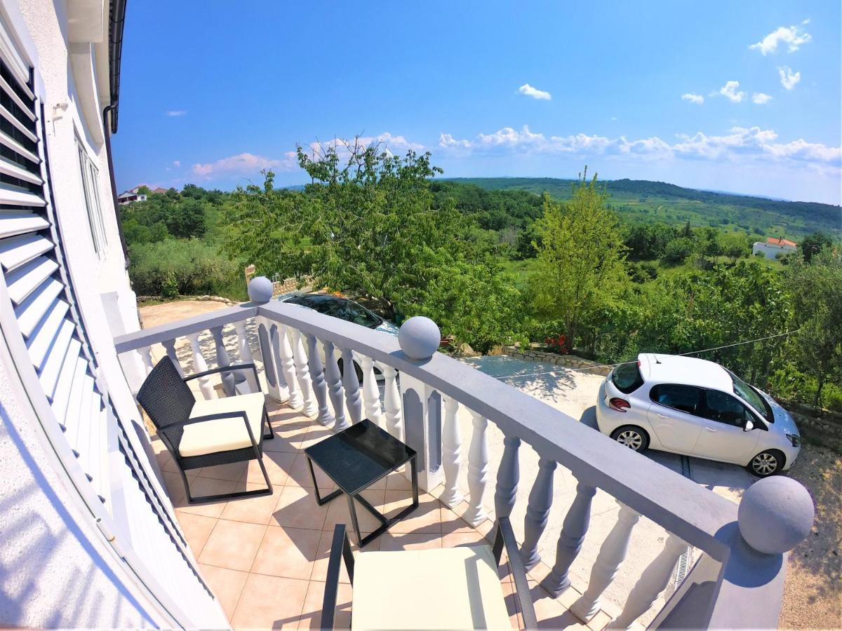 Apartman Tina Ražanac 外观 照片